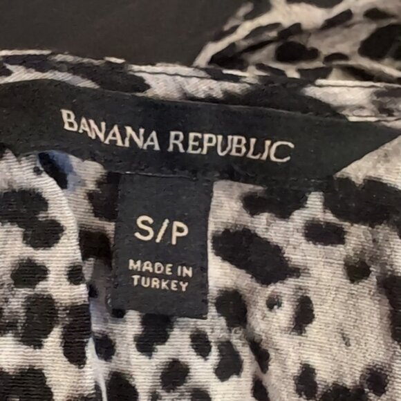 Banana Republic Leopard Print Wrap Top Peplum Hem Balloon Sleeve Low Vneck - Picture 11 of 13